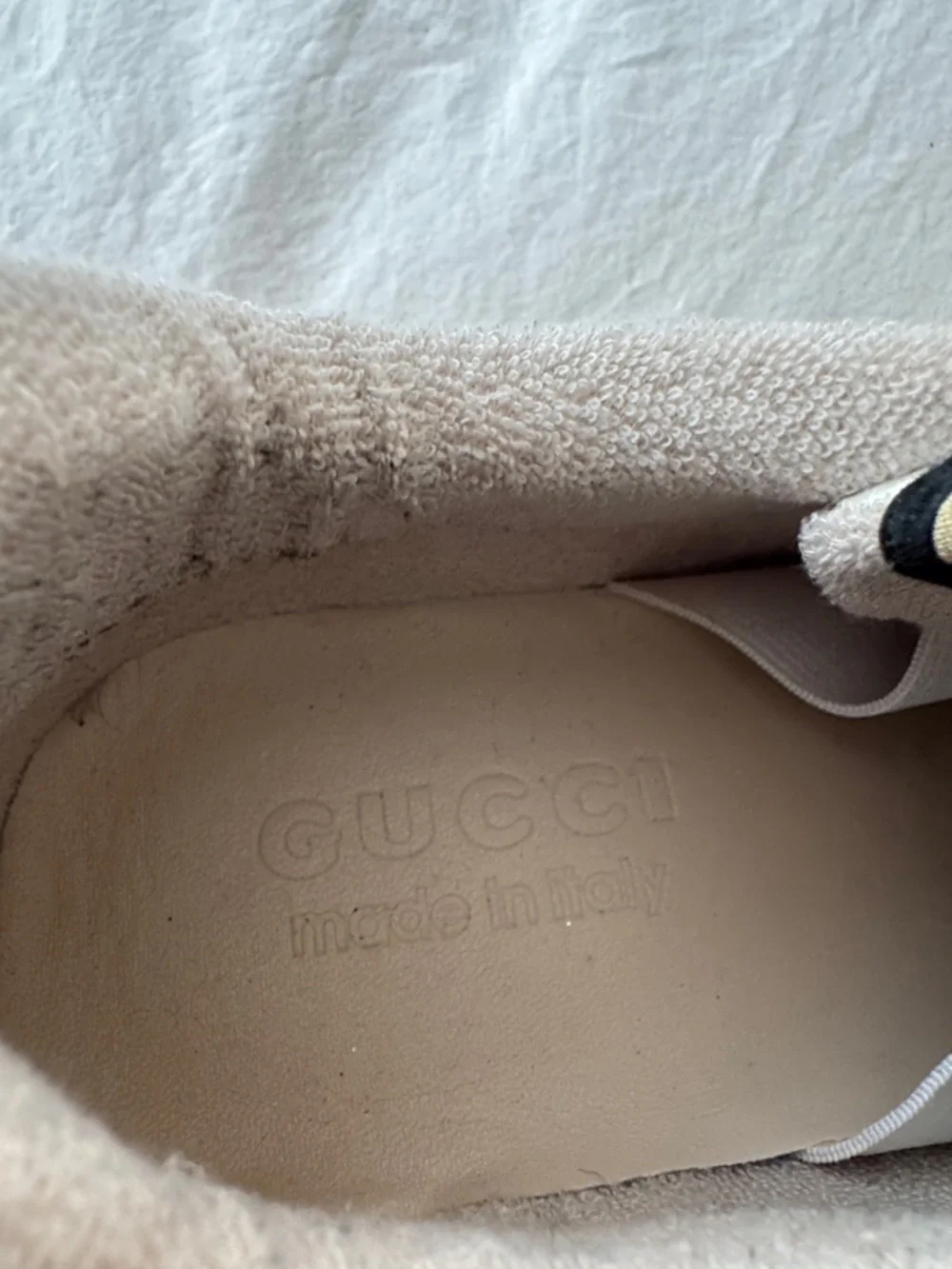 Gucci Beige & Green Low-Top Monogram “Dirty” Sneakers - Picture 6 of 6